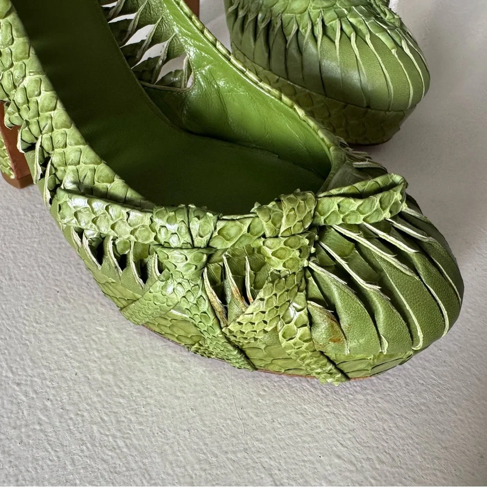 Christian Dior Python Green Pumps - Picture 7 of 9